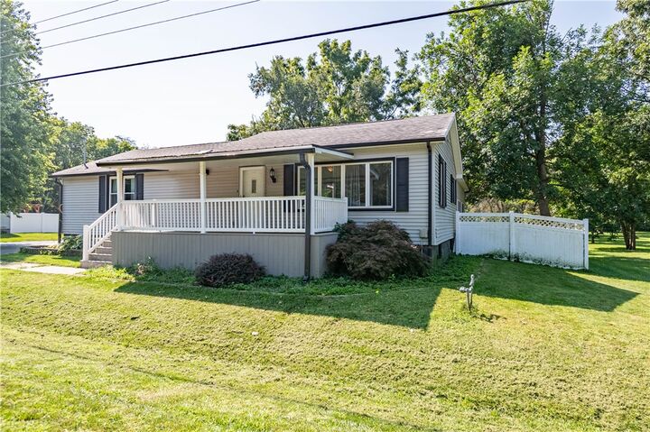Property Photo: 2221 E Mound Road IL 62526