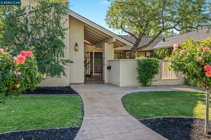 Property Photo:  131 Clover Hill Court  CA 94526 