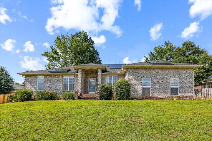 Property Photo:  704 Denise Drive  FL 32536 