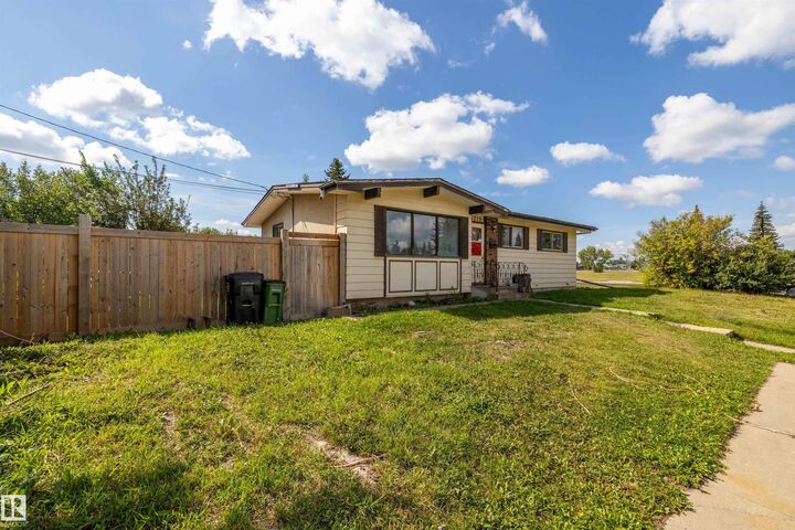 Property Photo: 5715 139 Avenue NW AB T5A 1E8
