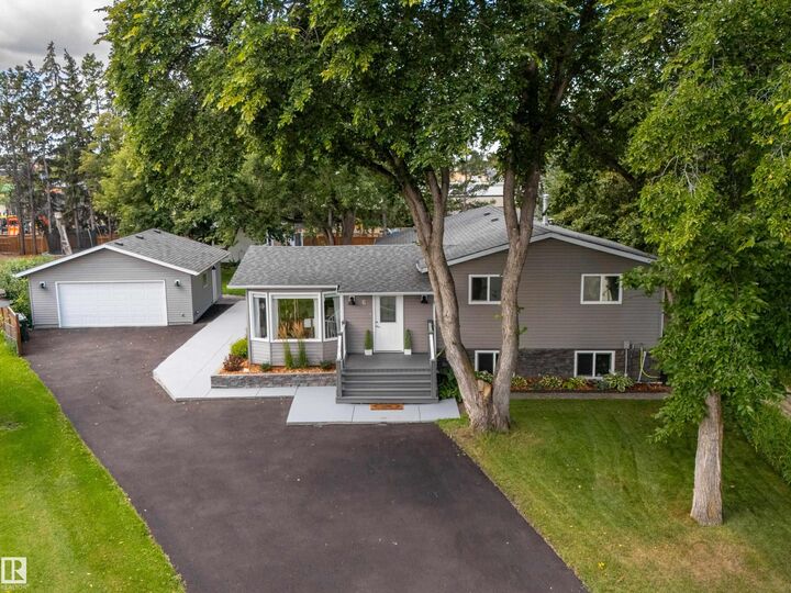Property Photo: 6 Gossett Place AB T7X 0J5