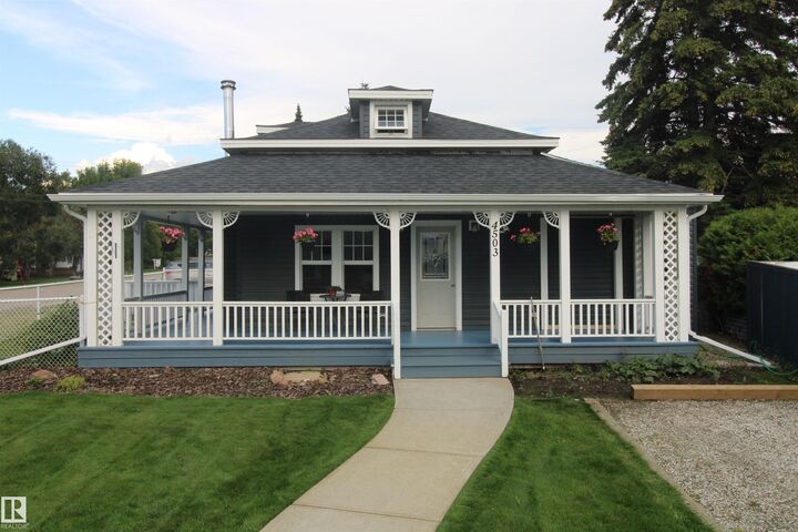Property Photo: 4503 50 Avenue AB T0E 0A0