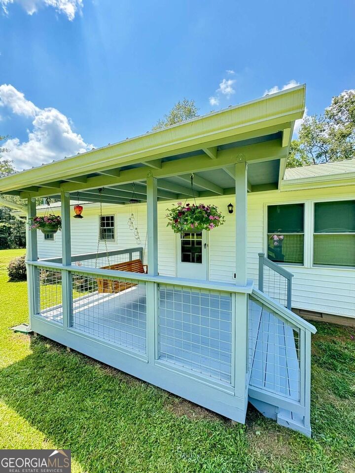 Property Photo:  260 Oak Circle  GA 30646 
