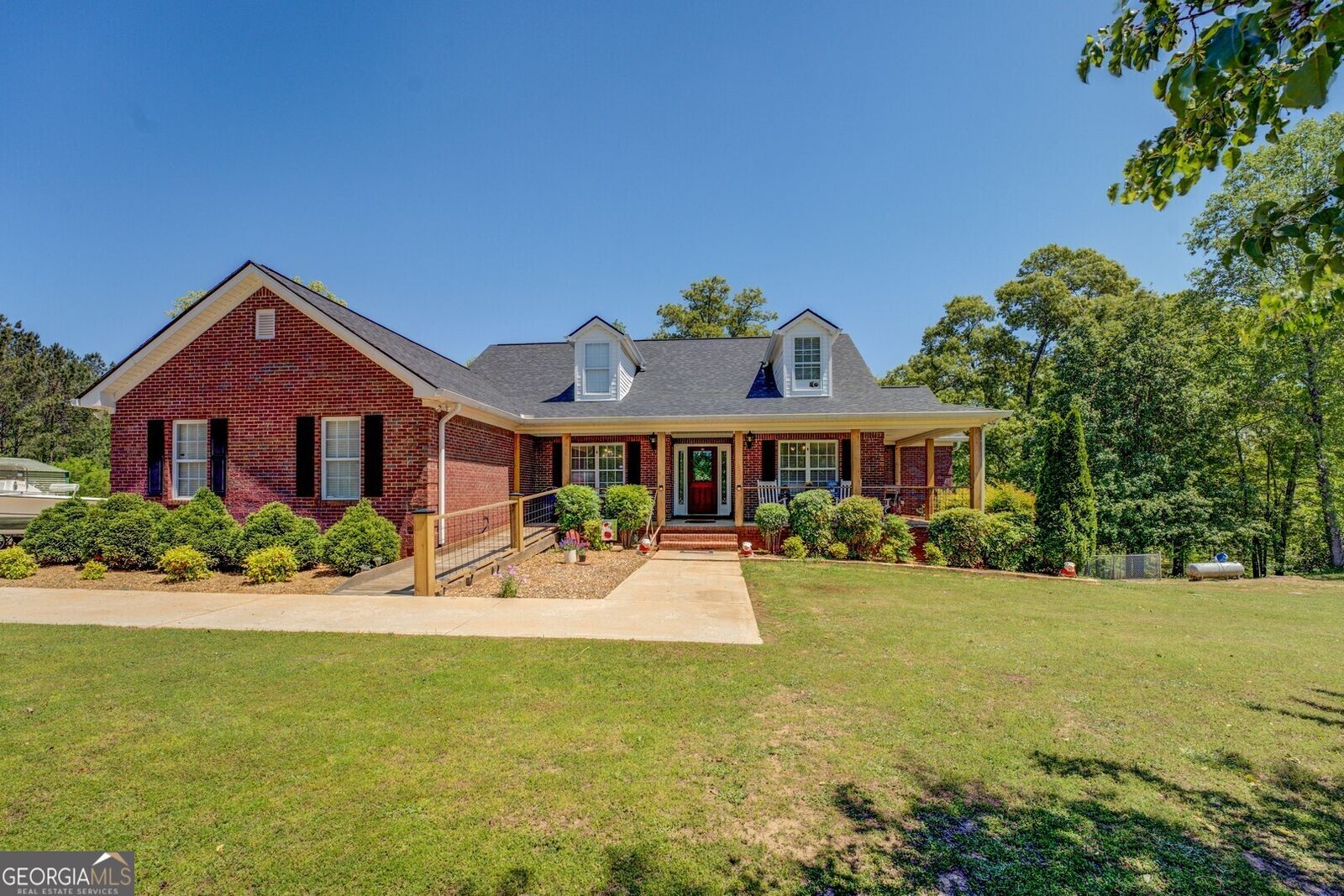 Property Photo: 637 Lakeview Drive GA 30056