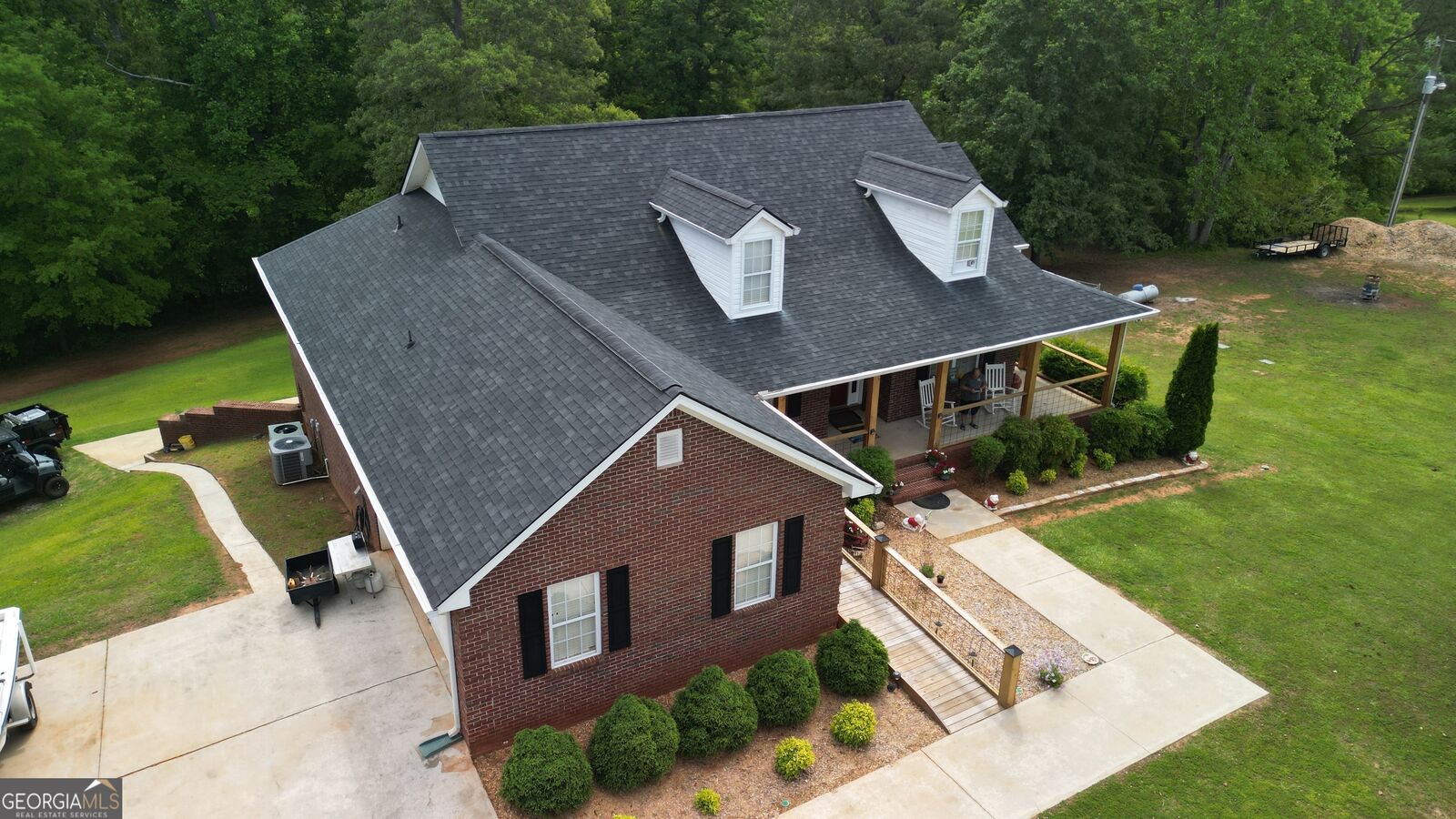 Property Photo: 637 Lakeview Drive GA 30056