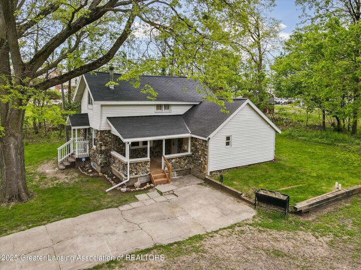 Property Photo: 1900 Kaplan Street MI 48917