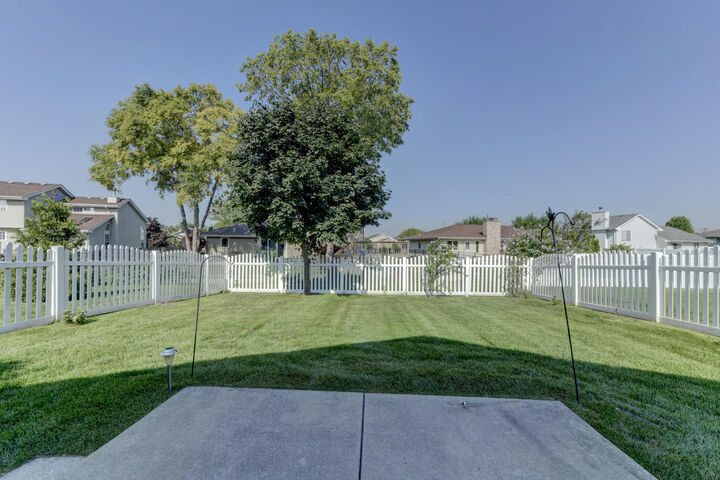 Property Photo: 916 Blue Jay Way IN 46311