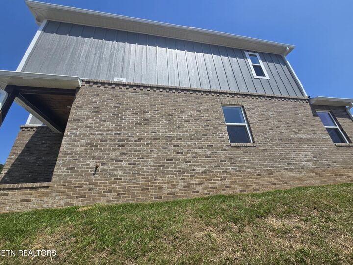 Property Photo: 1809 Topsail Court TN 37664