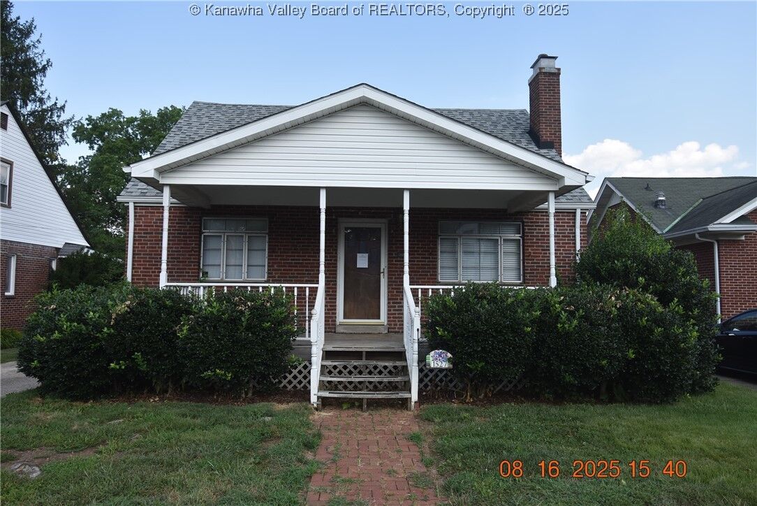 Property Photo:  1527 Powell Court  WV 25701 