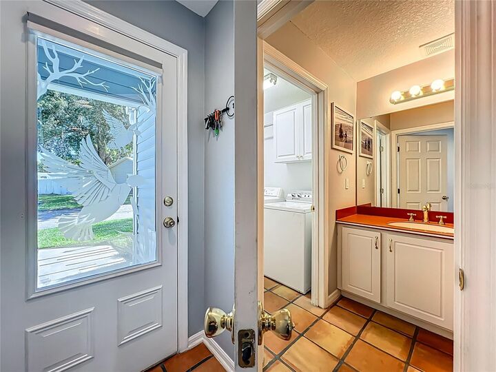 Property Photo:  186 Northshore Circle  FL 32707 