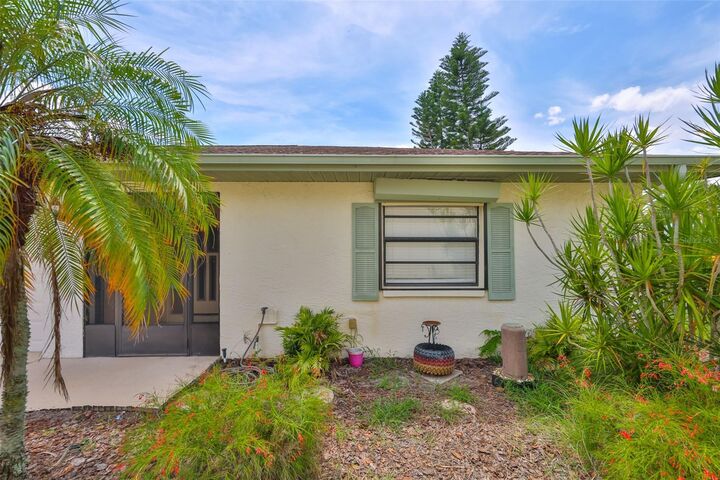 Property Photo:  1813 Atrium Drive  FL 33573 