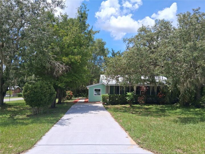 Property Photo:  342 Hibiscus Drive  FL 33898 