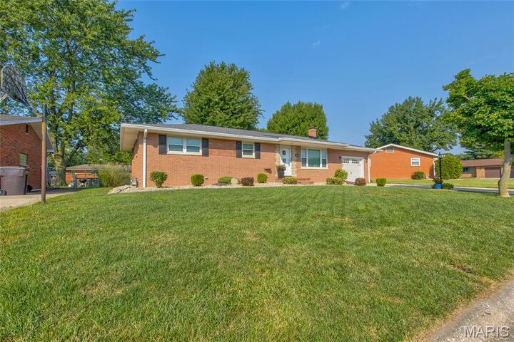 Property Photo: 79 Kendall Drive IL 62095
