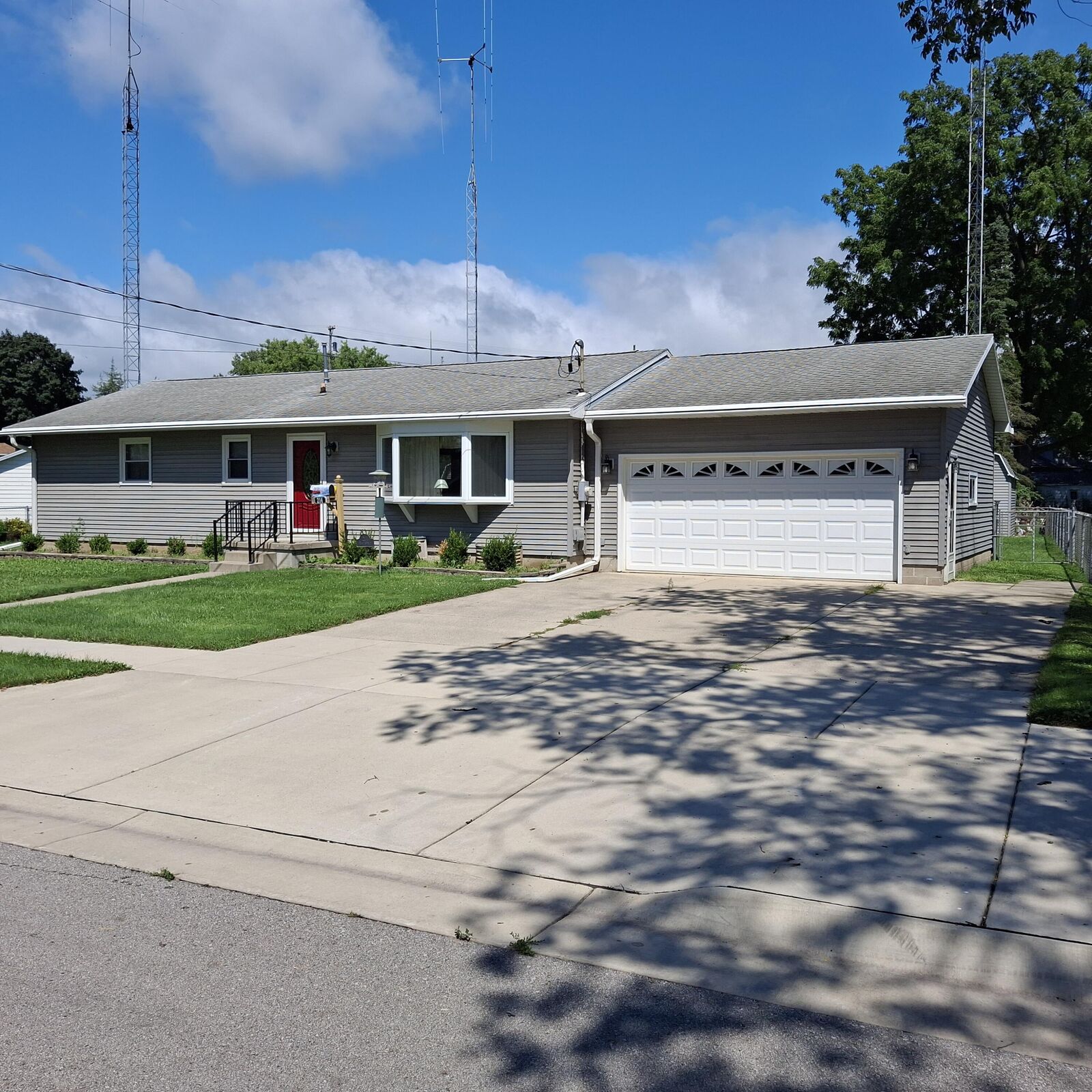 Property Photo:  214 Hart St  WI 53094 