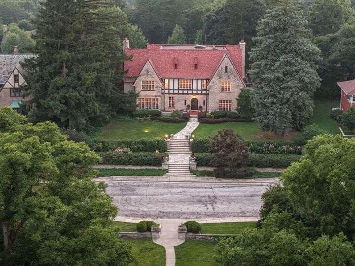 Property Photo:  1651 Alta Vista Ave  WI 53213