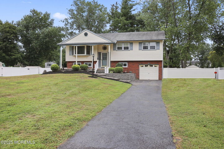 Property Photo:  6 Canterbury Road  NJ 07726 