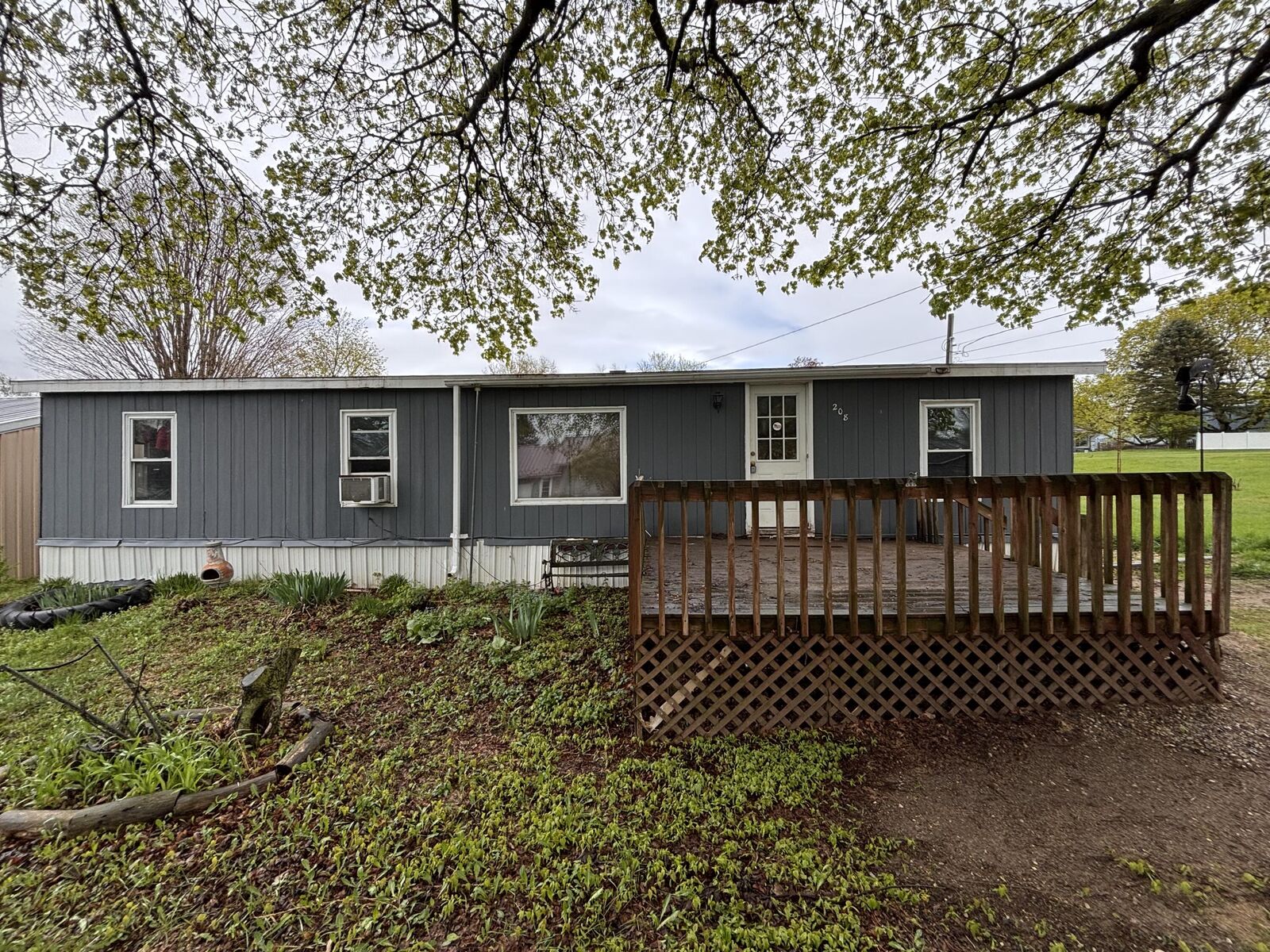 Property Photo:  208 Clark Street  MI 48850 