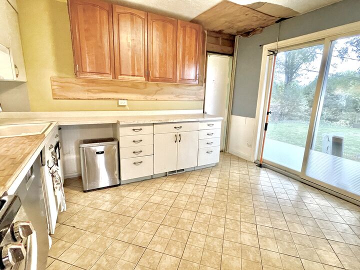 Property Photo:  1214 N Crabtree Lane  IL 60056