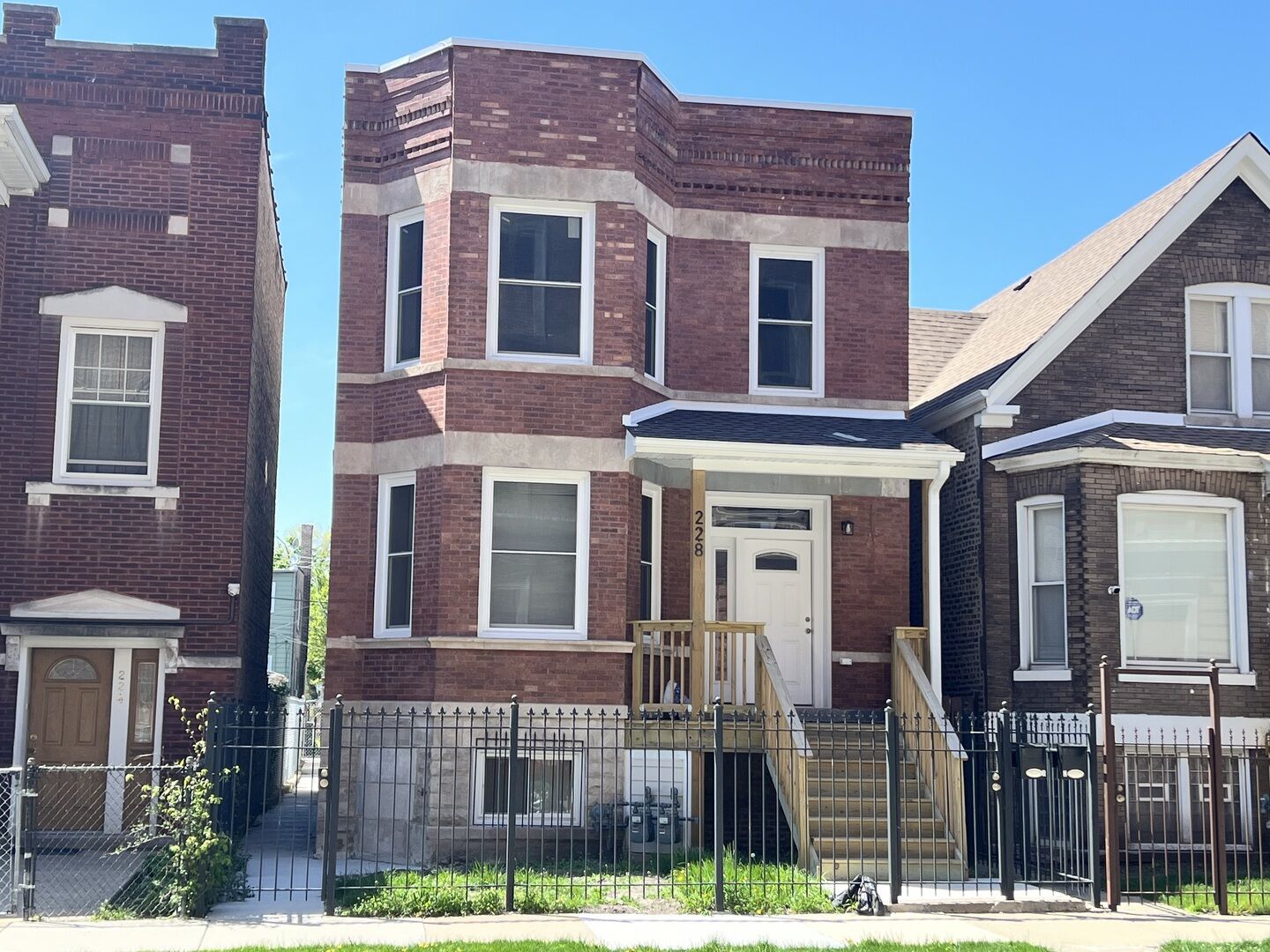 Property Photo:  228 N Leclaire Avenue  IL 60644 