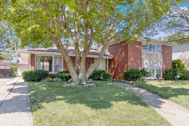 Property Photo:  15354 Dobson Avenue  IL 60473 