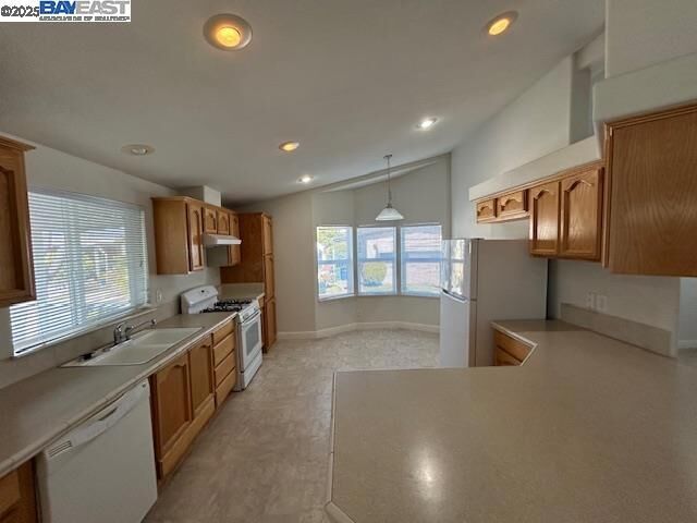 Property Photo: 27949 Pueblo Serena CA 94545
