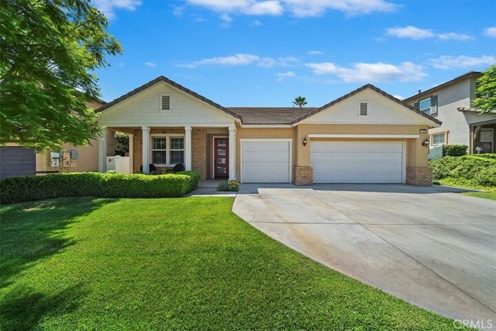 Property Photo: 1129 Shady Creek Drive CA 92407