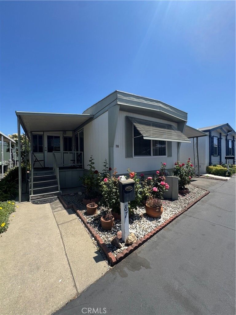 Property Photo:  12550 Carson Street 87  CA 90716 