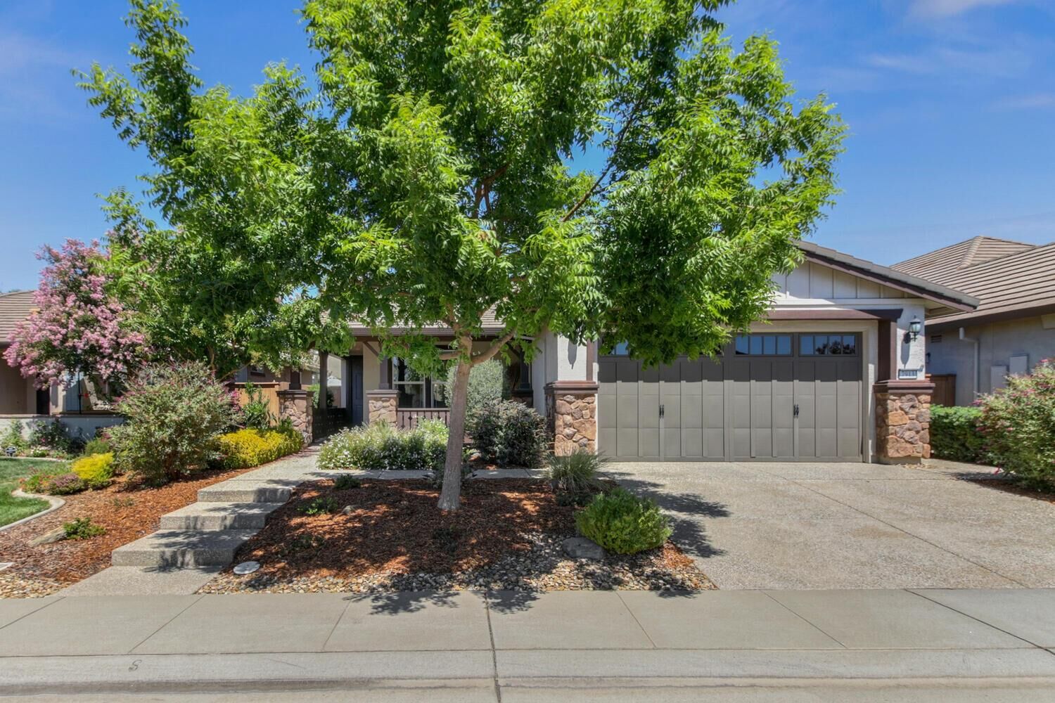 Property Photo: 7913 Peak Forest Way CA 95757