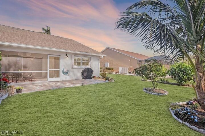 Property Photo:  526 Saint Andrews Boulevard 18  FL 34113 