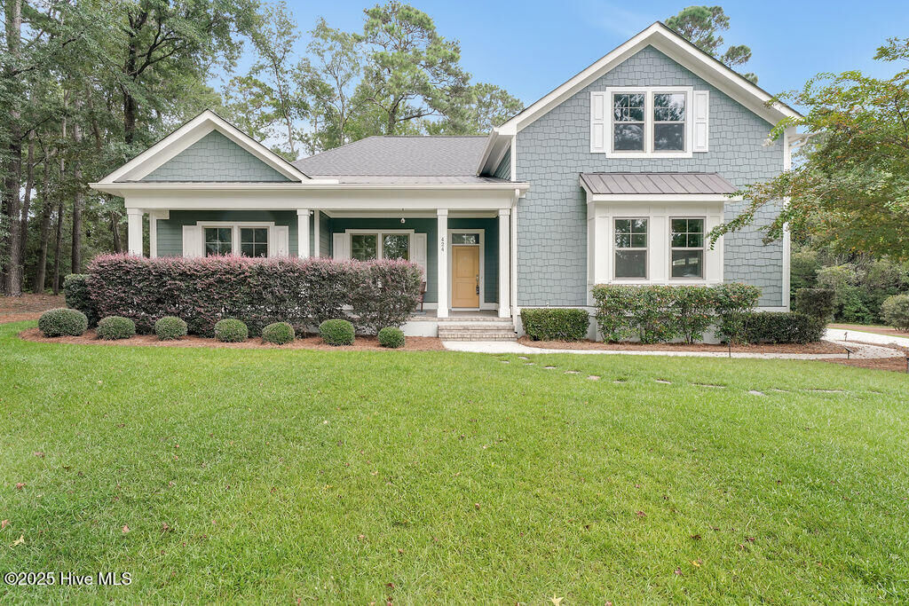 Property Photo:  424 Burgee Court  NC 28429 