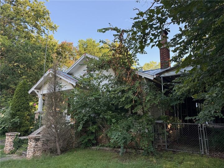 Property Photo:  601 Ridge Avenue  AR 72601 