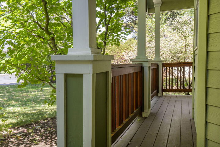 Property Photo:  527 SW Forest Grove Drive  OR 97702 