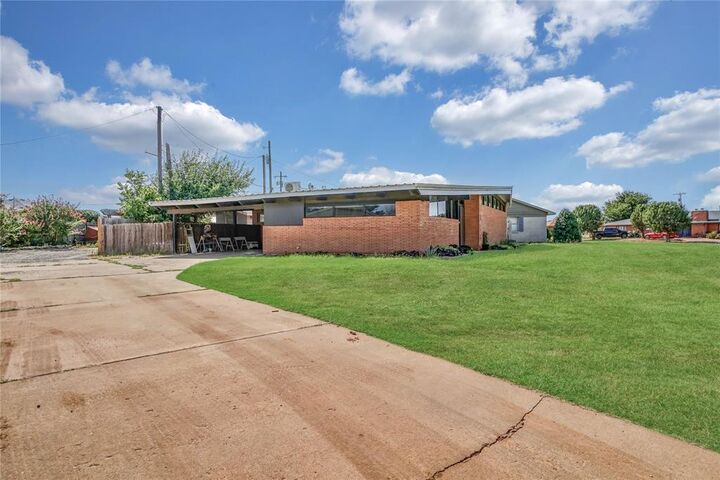 Property Photo: 1919 Sumner Drive OK 73521