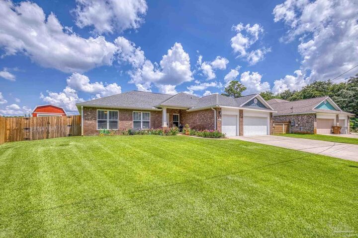Property Photo: 3445 Doddie Ln FL 32566