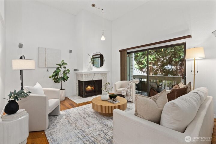 Property Photo: 10016 NE 124th Place 108 WA 98034