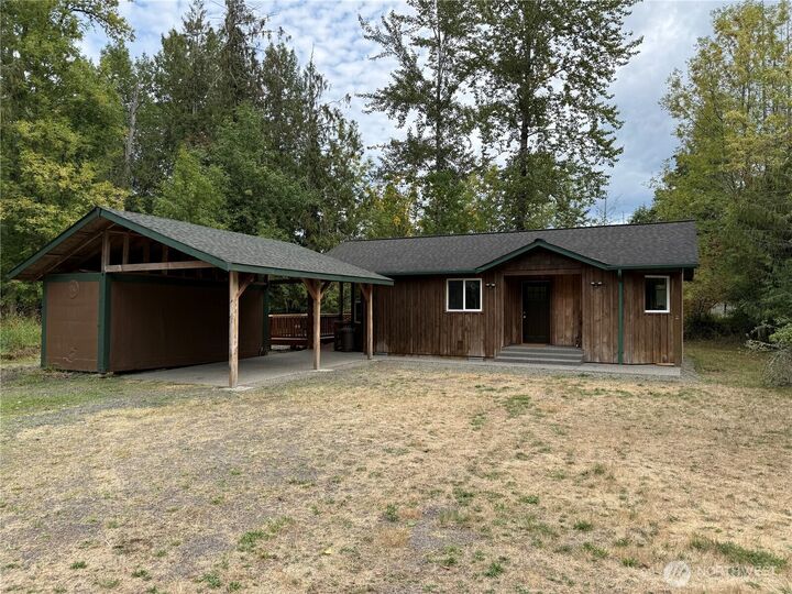 Property Photo:  160  Hall Road  WA 98645 