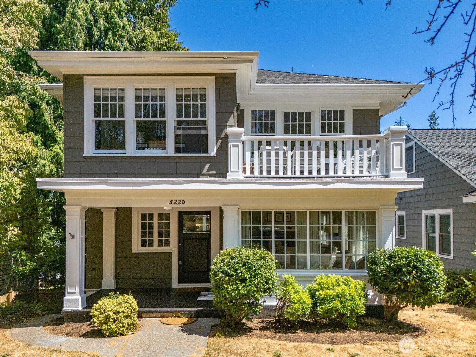 Property Photo:  5220  18th Avenue NE  WA 98105 
