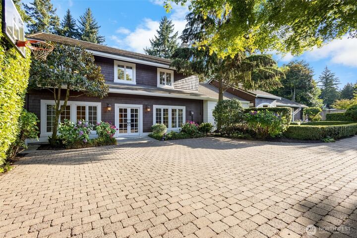 Property Photo:  7641 NE 12th Street  WA 98039 