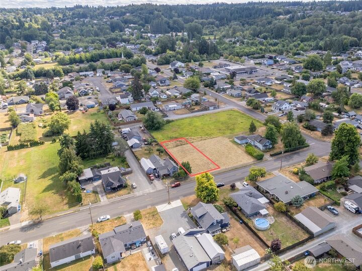 Property Photo: 1206 7th Avenue SW WA 98371