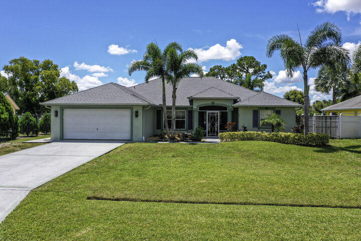 482 SE Evans Avenue  Port Saint Lucie FL 34984 photo