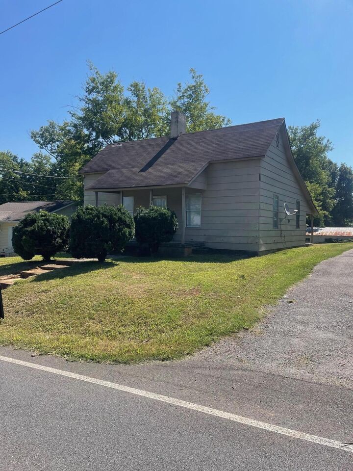 Property Photo:  993 King Edward Avenue SE  TN 37311 