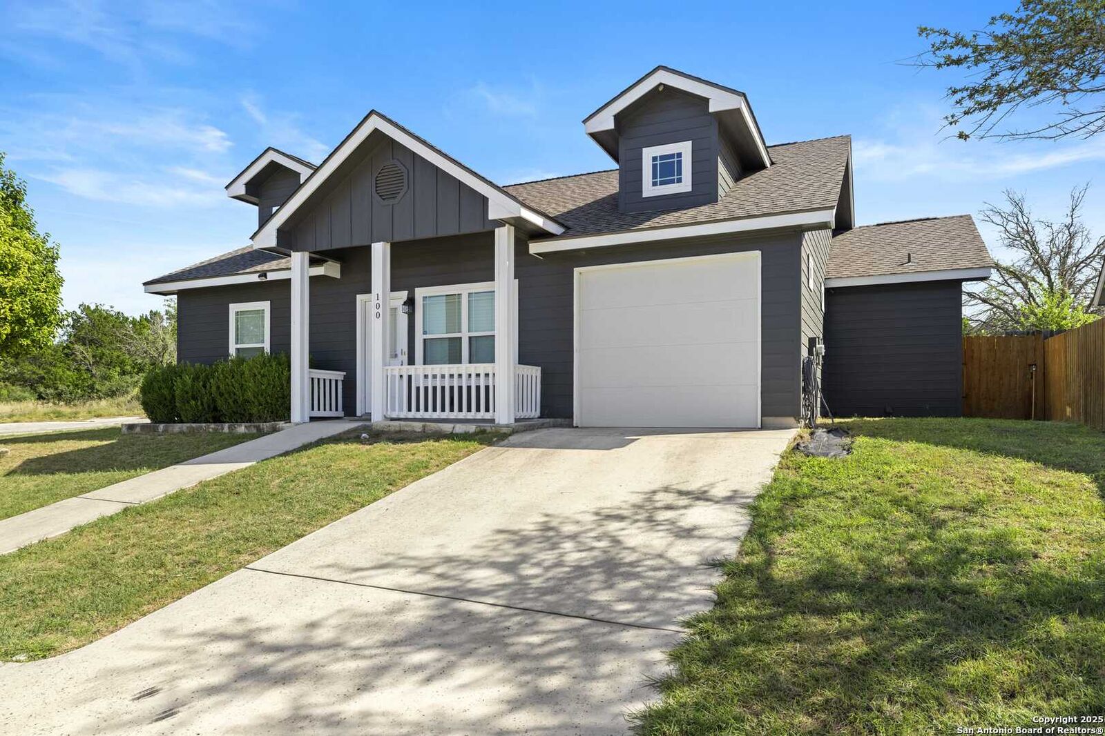 Property Photo:  100 Jasper Ln  TX 78028 