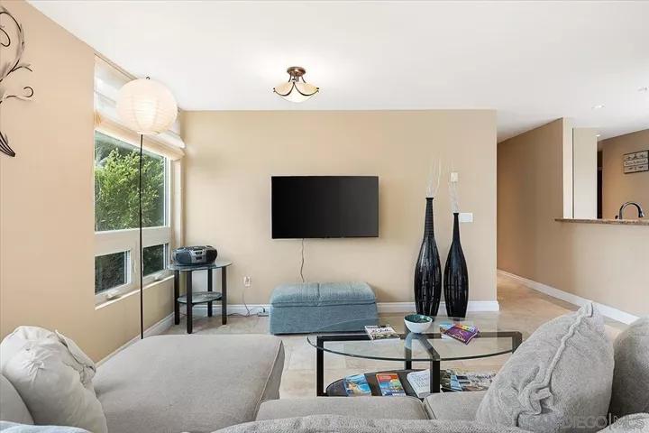 Property Photo: 935 Genter 207 CA 92037