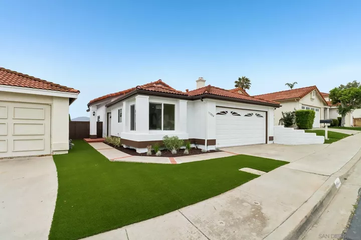Property Photo:  15804 Caminito Cercado  CA 92128