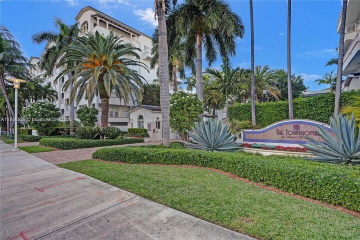Property Photo: 1415 Sunset Harbour Dr 202 FL 33139