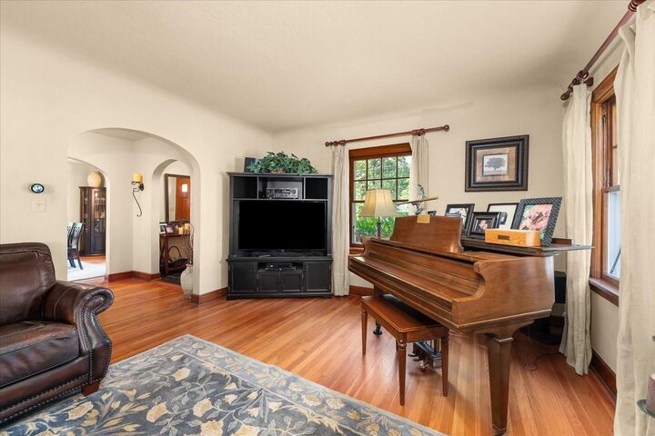 Property Photo:  2825 S Wall St  WA 99203 