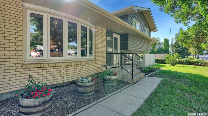 Property Photo:  4795 Queen Street  SK S4S 6N4 