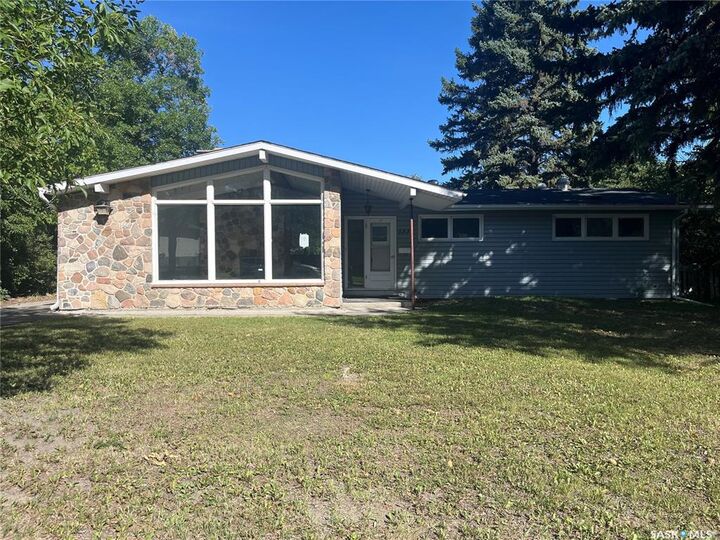 133 Halifax Street N  Regina SK S4R 2W5 photo