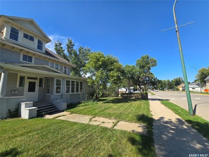 Property Photo: 347 Government Road NW SK S4H 0P5