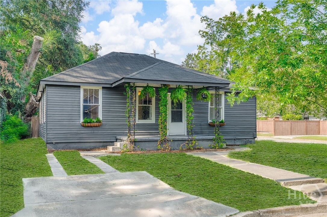 Property Photo: 1901 Duval Street GA 31404
